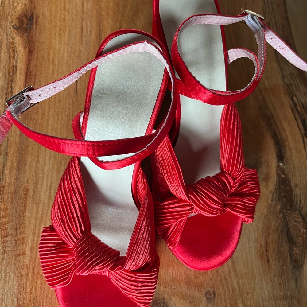 NWOB Red Platform Ankle Strap Sandals 7